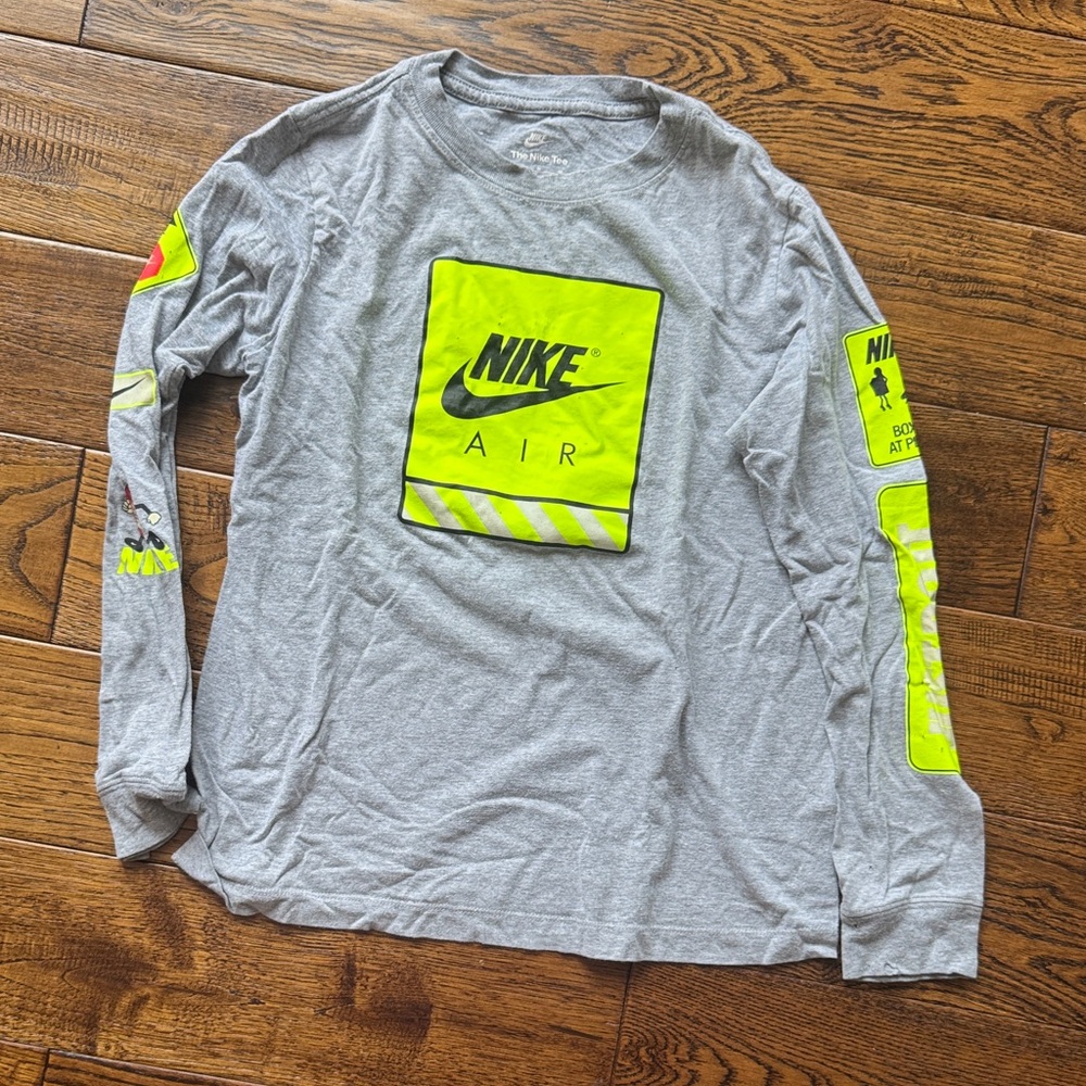 Nike Air Gray Shirt with Neon Yellow Highlights boys medium